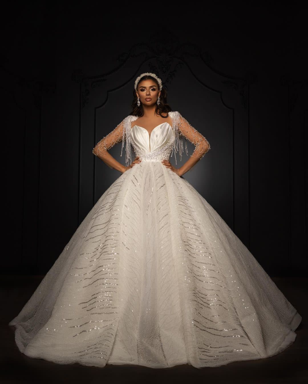 Luxury Ball Gown Wedding Dresses Middle Sleeves V Neck Sequins Appliques Beaded Lace Satin Ruffles Pearls Bridal Gowns Dresses Plus Size Custom Made V