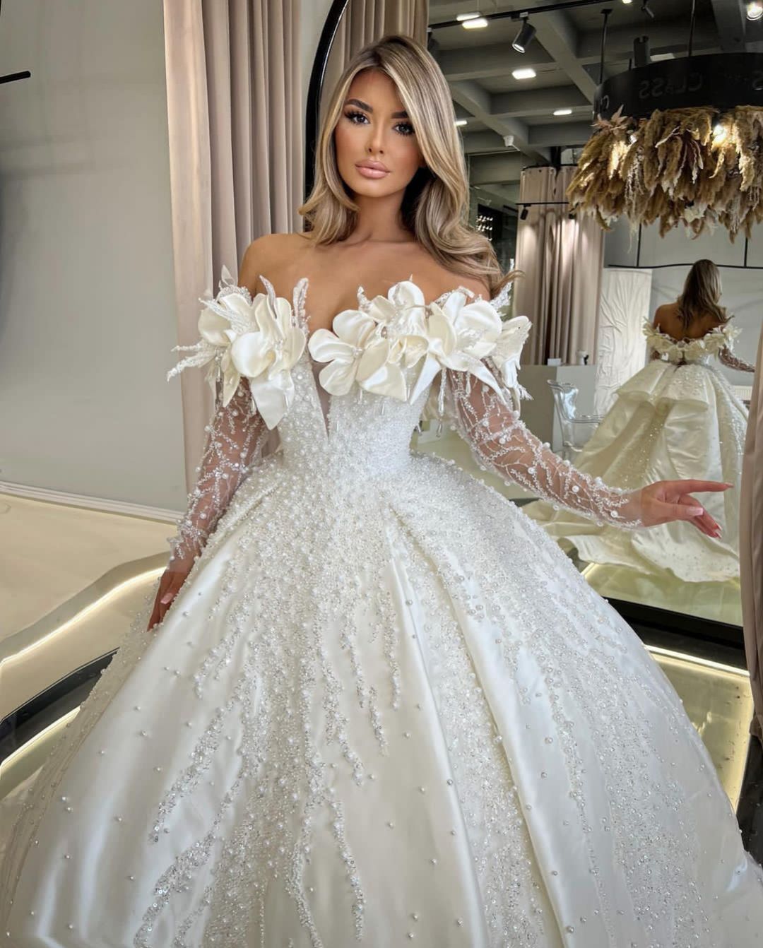 Luxury Ball Gown Wedding Dresses V Neck Long Sleeves 3D Flowers Sequins Appliques Floor Length Beaded Pearls Satin Ruffles Formal Dresses Gown Bridal 