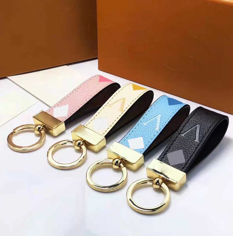 

Lanyards Designer Keychains Car Key Chain Bags Decoration Cowhide Gift Design for Man Woman 4 Option Top Quality