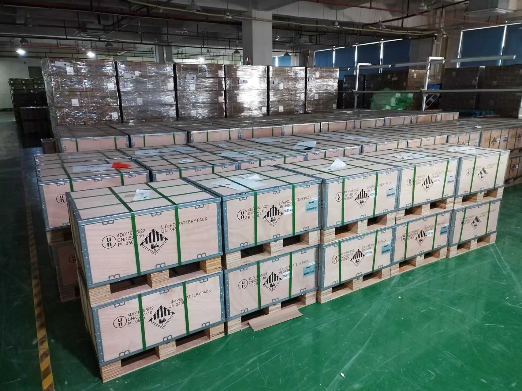 MUST 51.2V 200Ah Wall Rack Mounted Lithium Iron Phosphate Solar Rechargeable Built-in BMS Battery Lifepo4 48v 100ah