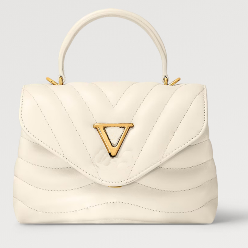 designer tote bag Since 1854 French luxury fashion brand Hold Me handbag Size 23x15x10cm M21797
designer tote bag Since 1854 French luxury fashion brand Hold Me handbag Size 23x15x10cm M21797