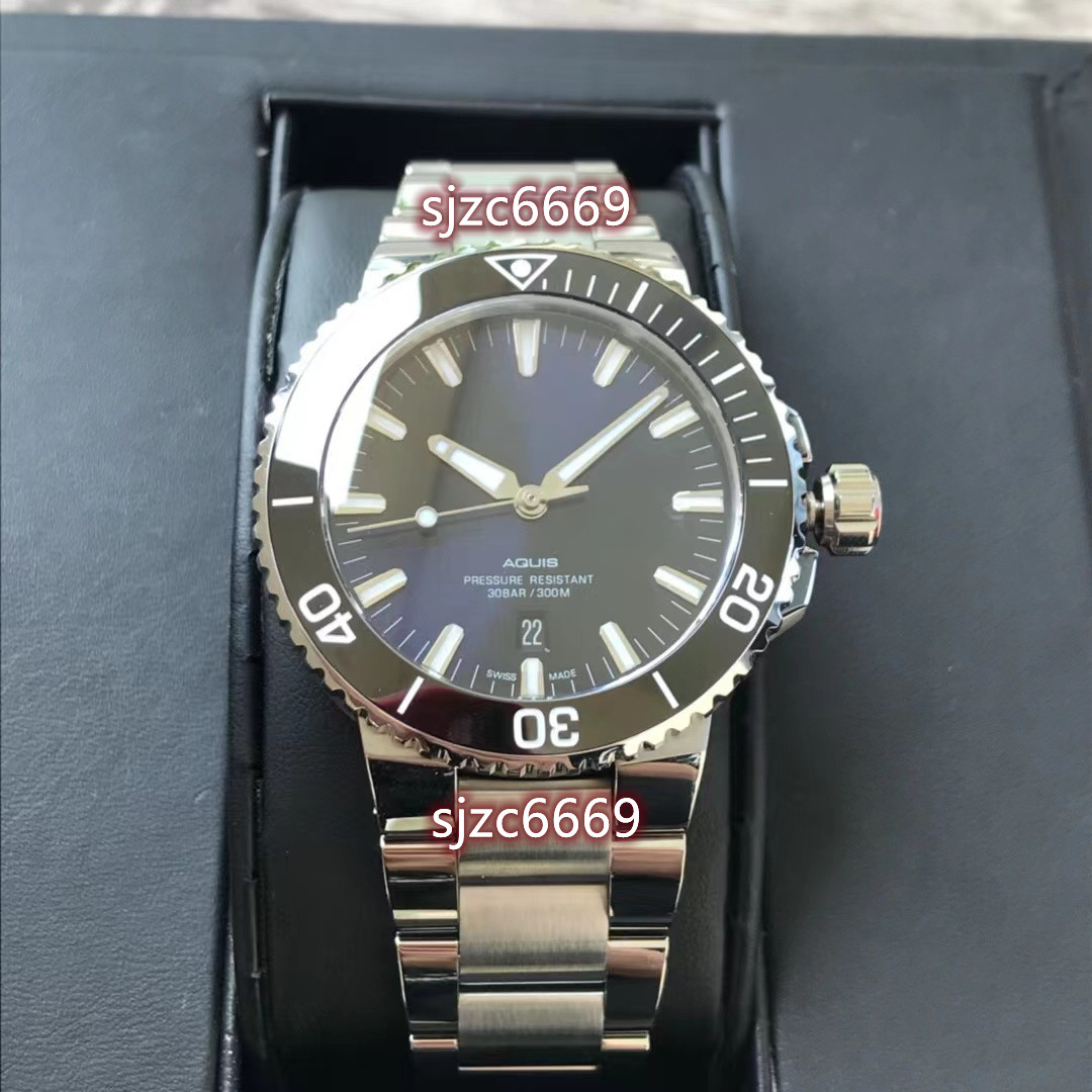 Diving watch size 43.5 mm equipped with Swiss SW200 movement thickened sapphire double layer blue film glass mirror fast sliding safety buckle
