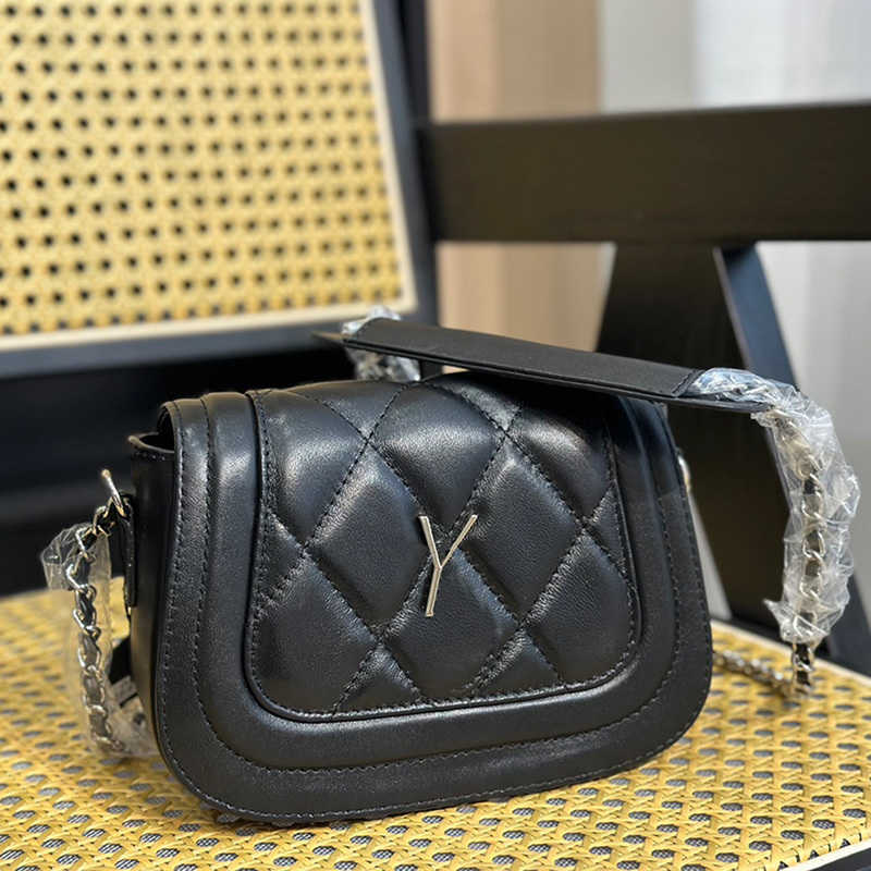 designer Bags shoulder bag women chain crossbody bags semicircle luxurys handbags Luxury Leather Purses Fashion messenger wallet 230201, Black--silver chian
designer Bags shoulder bag women chain crossbody bags semicircle luxurys handbags Luxury Leather Purses Fashion messenger wallet 230201, Black--silver chian
