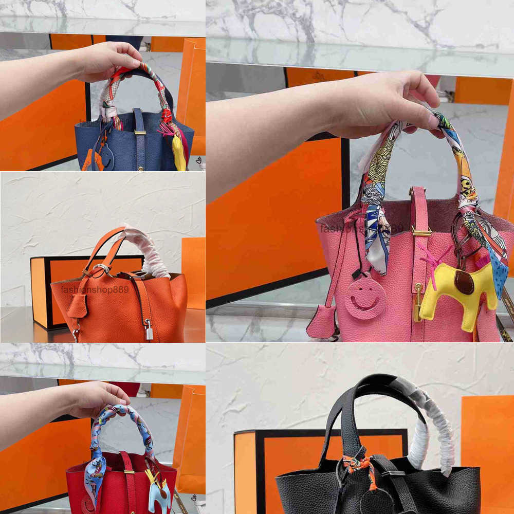 Bags Shoulder Designer crossbody Bags pochette handbags fashion Bag Luxury Lock H bucket bag leather Totes
Bags Shoulder Designer crossbody Bags pochette handbags fashion Bag Luxury Lock H bucket bag leather Totes