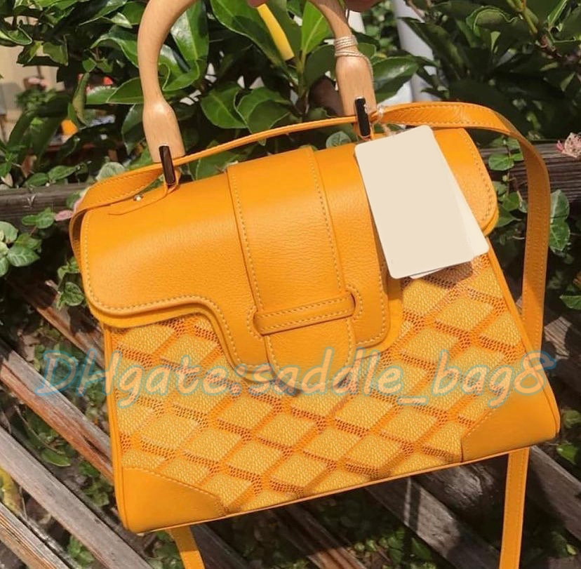 famous cross Body Saigon goya bag top wooden handle messenger mini quilted Genuine Leather Designer flap Shoulder bag Womens mens Luxury clutch handbag tote with box, 2-yellow with box
famous cross Body Saigon goya bag top wooden handle messenger mini quilted Genuine Leather Designer flap Shoulder bag Womens mens Luxury clutch handbag tote with box, 2-yellow with box