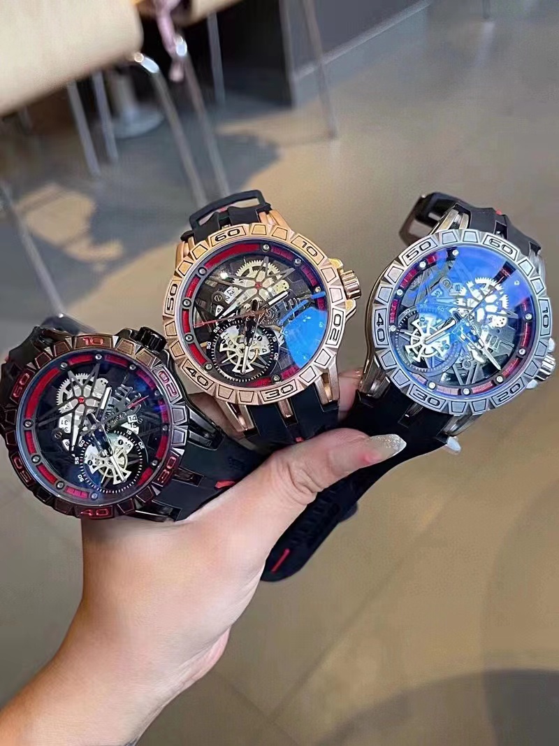 Foreign trade explosive European male personality with Roger the same waterproof quartz calendar watches spot wholesale, Black
Foreign trade explosive European male personality with Roger the same waterproof quartz calendar watches spot wholesale, Black