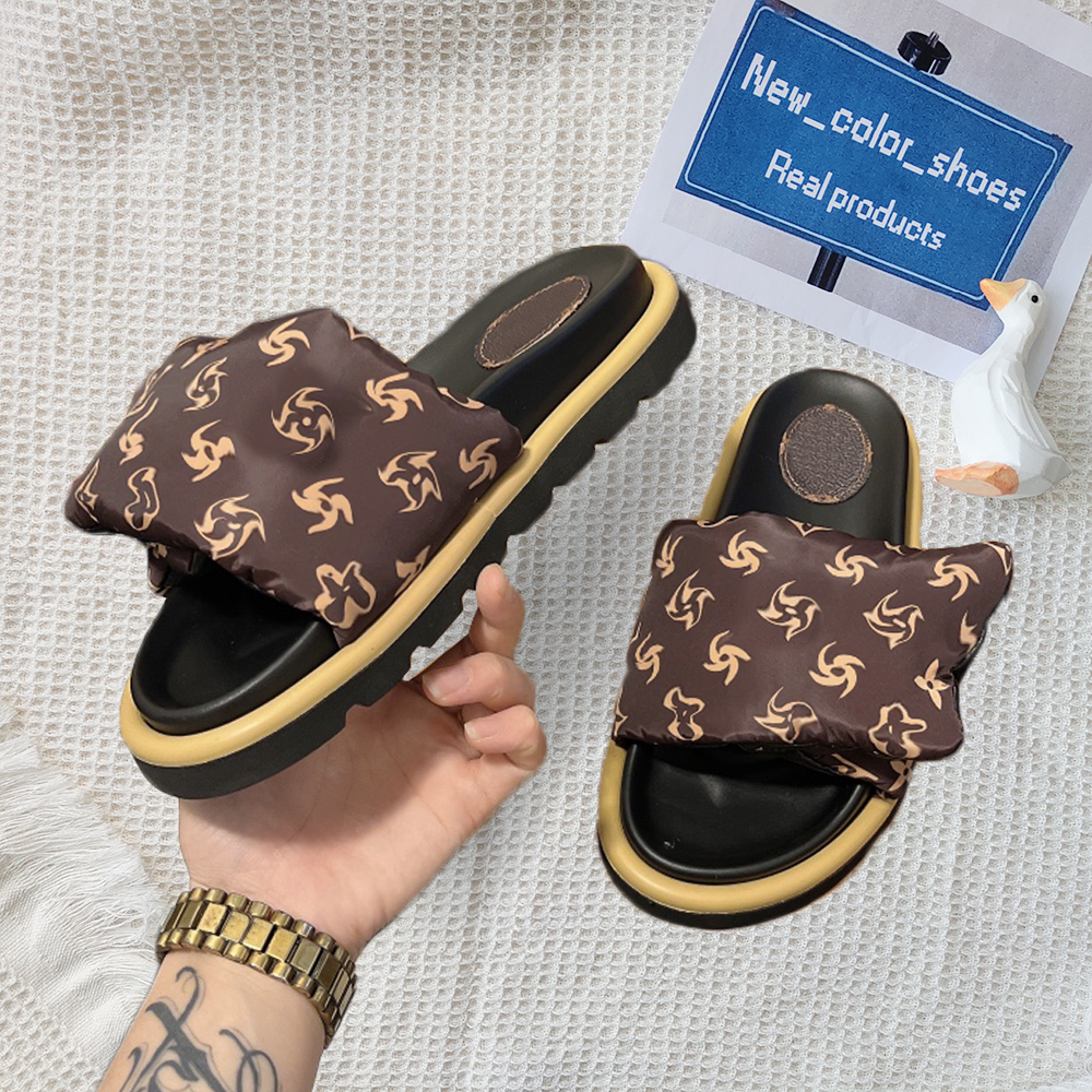 Women Pool Pillow Comfort Slipper Slides Designer Sandals for Women Heels Cotton Fabric Straw Casual slippers for spring and autumn 35-45 lvs Beach Sandals
Women Pool Pillow Comfort Slipper Slides Designer Sandals for Women Heels Cotton Fabric Straw Casual slippers for spring and autumn 35-45 lvs Beach Sandals