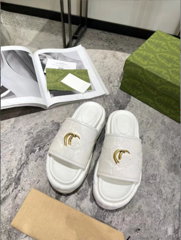 Women Designer Platform Slippers Luxury Classic Slides Retro Woman Mules Flat Sandals Fashion Square Toe Leather Flip Flops Beach Shoes size 35 - 44, Split
Women Designer Platform Slippers Luxury Classic Slides Retro Woman Mules Flat Sandals Fashion Square Toe Leather Flip Flops Beach Shoes size 35 - 44, Split