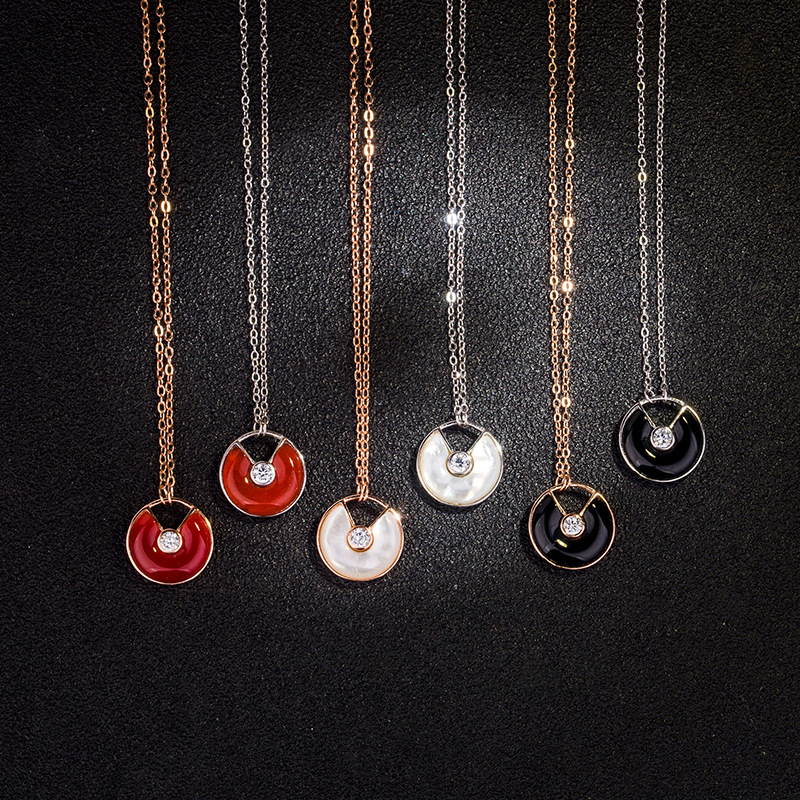 S925 sterling silver medallion necklace, white fritillary black red agate, net red flying saucer pendant silver woman
S925 sterling silver medallion necklace, white fritillary black red agate, net red flying saucer pendant silver woman