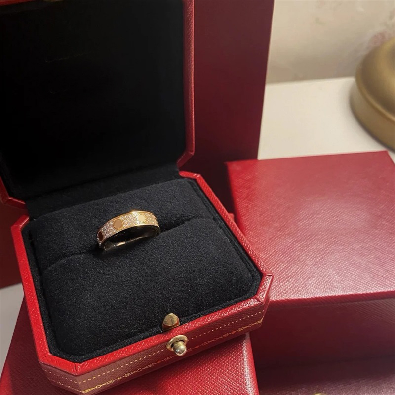 Crystal love ring wedding band luxury accessories romantic diamond rose gold plated ice out silver color couple jewelry bague small model designer rings ZB019 F23
Crystal love ring wedding band luxury accessories romantic diamond rose gold plated ice out silver color couple jewelry bague small model designer rings ZB019 F23