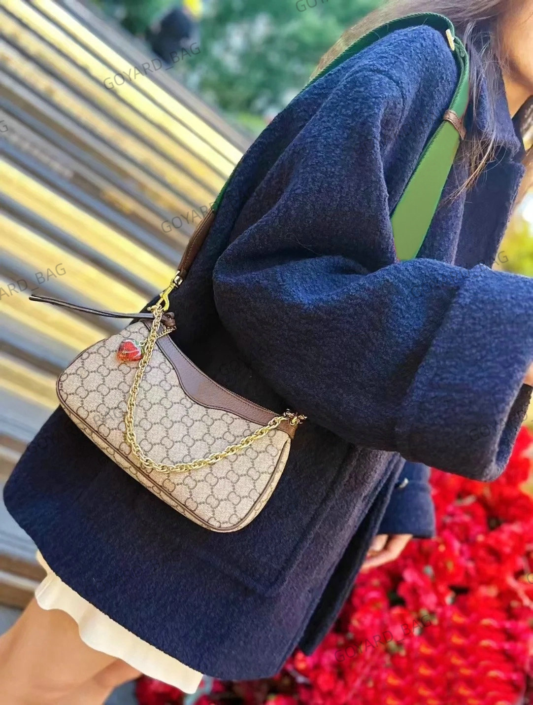 Ophidia Underarm Bag Crescent Moon Hobo Women Handbags Strawberry Letters Luxurys Designer Chain Wide Adjustable Strap Shoulder Crossbody Bag Purse
Ophidia Underarm Bag Crescent Moon Hobo Women Handbags Strawberry Letters Luxurys Designer Chain Wide Adjustable Strap Shoulder Crossbody Bag Purse