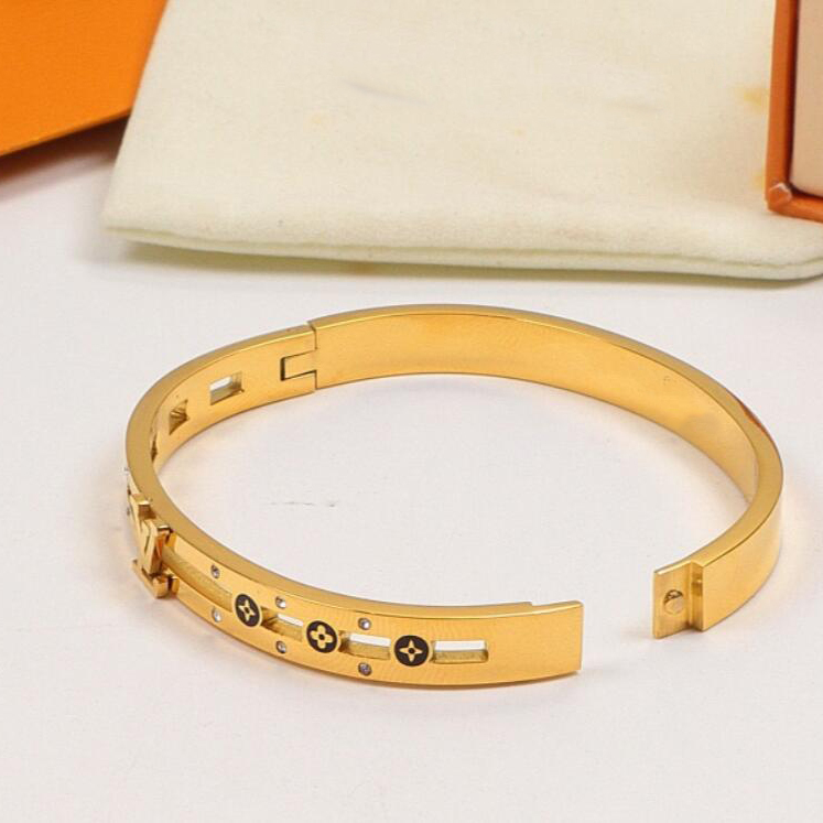 Fashion Bracelets Women Bangle DesignerBracelet Crystal 18K Gold Plated Stainless steel Wedding Lovers Gift Jewelry Without Box
Fashion Bracelets Women Bangle DesignerBracelet Crystal 18K Gold Plated Stainless steel Wedding Lovers Gift Jewelry Without Box