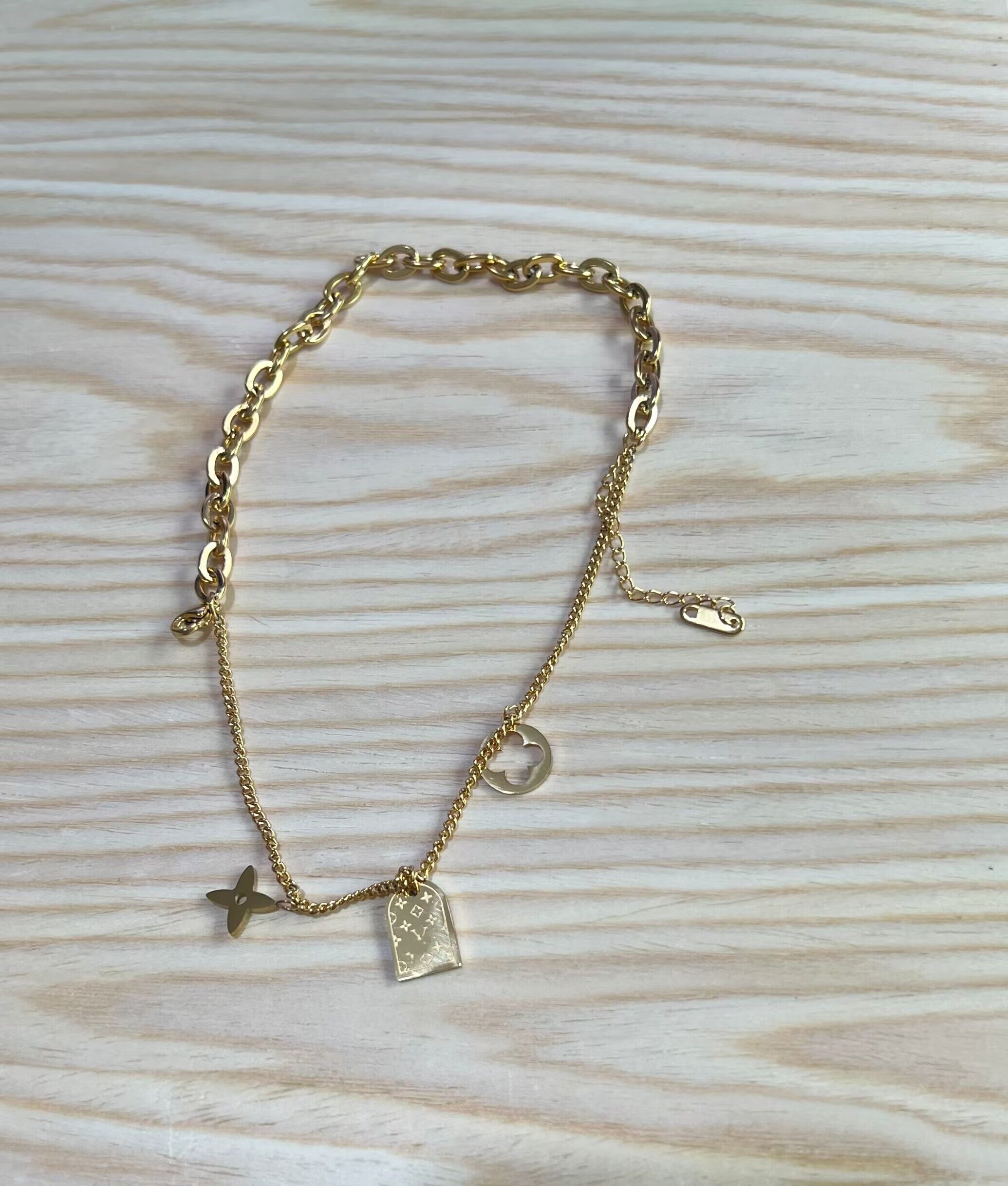 10style 18k Gold Plated Chain Bracelet Luxury Designer Bracelets Classic Couple Love Bracelet Hollow Fashion Accessories Wedding Party Gift
10style 18k Gold Plated Chain Bracelet Luxury Designer Bracelets Classic Couple Love Bracelet Hollow Fashion Accessories Wedding Party Gift