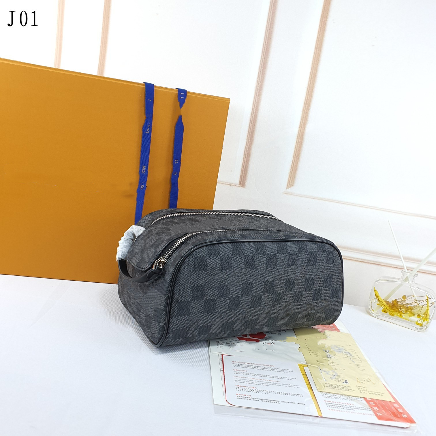 Cosmetic Bags vuton Cases designer Women Makeup Bag Hanging Bathroom Wash Bag Multifunctional Women Travel Toiletry Bag Luxury Brand 210729, No box
Cosmetic Bags vuton Cases designer Women Makeup Bag Hanging Bathroom Wash Bag Multifunctional Women Travel Toiletry Bag Luxury Brand 210729, No box