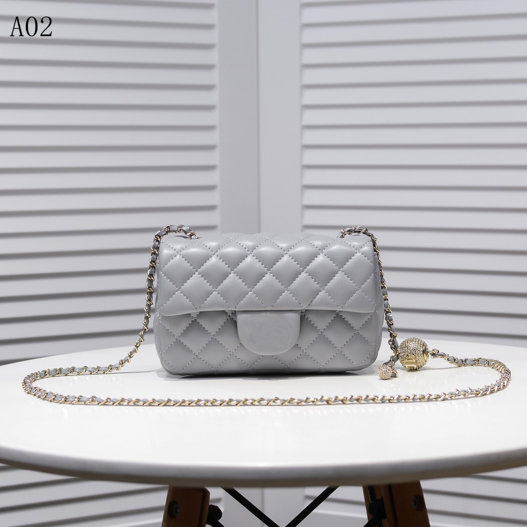 Brand Ladies Fashion Shoulder Bag Designer Tote Chain Letter Print Crossbody Fashion Dinner Portable European and American Versatile
Brand Ladies Fashion Shoulder Bag Designer Tote Chain Letter Print Crossbody Fashion Dinner Portable European and American Versatile