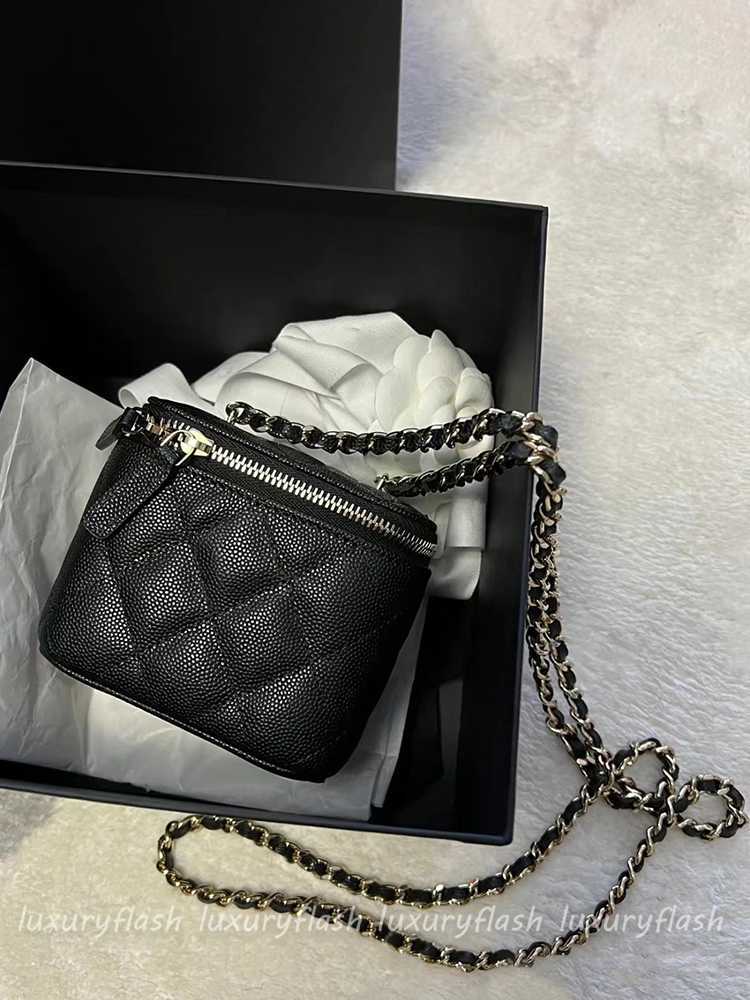 Women Crossbody Bags Shoulder Handbags Designer Luxury Mini Portable Box Cosmetic Lipstick Bag Sheepskin Black Ladies Fashion Small Purses, Black caviar
Women Crossbody Bags Shoulder Handbags Designer Luxury Mini Portable Box Cosmetic Lipstick Bag Sheepskin Black Ladies Fashion Small Purses, Black caviar