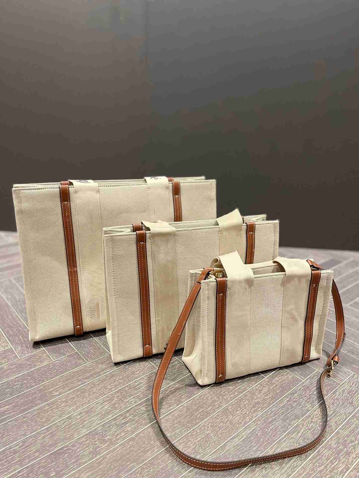 Luxury Designer Bags Handbag Shoulder Crossbody Bags Tote bag 2023 New Fashion Texture Shoulder Strap Multifunctional Portable Shopping bags Factory Direct Sale, # 1
Luxury Designer Bags Handbag Shoulder Crossbody Bags Tote bag 2023 New Fashion Texture Shoulder Strap Multifunctional Portable Shopping bags Factory Direct Sale, # 1