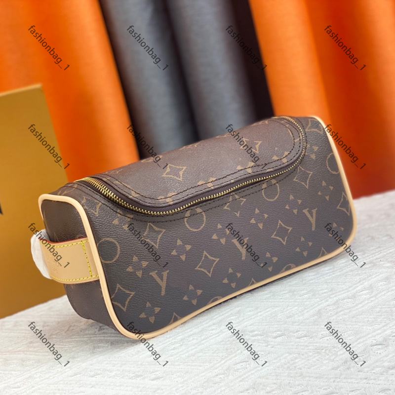 Designer bags makeup bag handbags man cosmetic bag woman wallet tote bag High Quality Shoulder bag Crossbody bag luxurys messenger bag, Brown flower
Designer bags makeup bag handbags man cosmetic bag woman wallet tote bag High Quality Shoulder bag Crossbody bag luxurys messenger bag, Brown flower