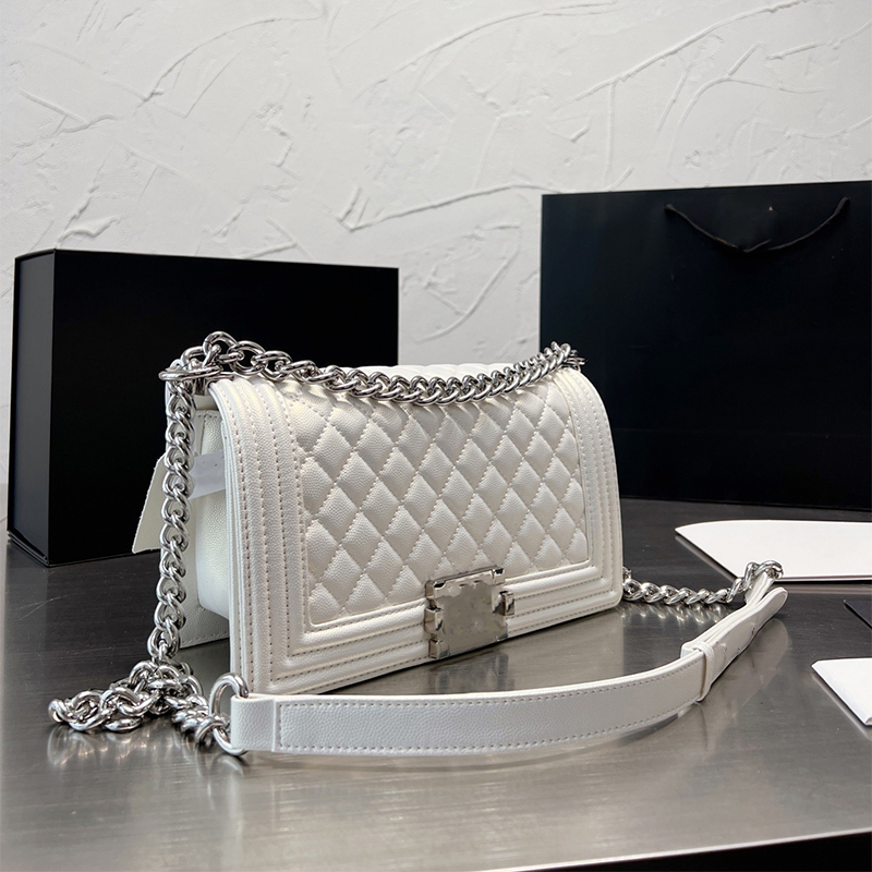 2023 Women Designers Shoulder Bags Hi Quality Gold Chain Leather Handbags Womens Fashion Bags Crossbody Bag Hobo Purses
2023 Women Designers Shoulder Bags Hi Quality Gold Chain Leather Handbags Womens Fashion Bags Crossbody Bag Hobo Purses