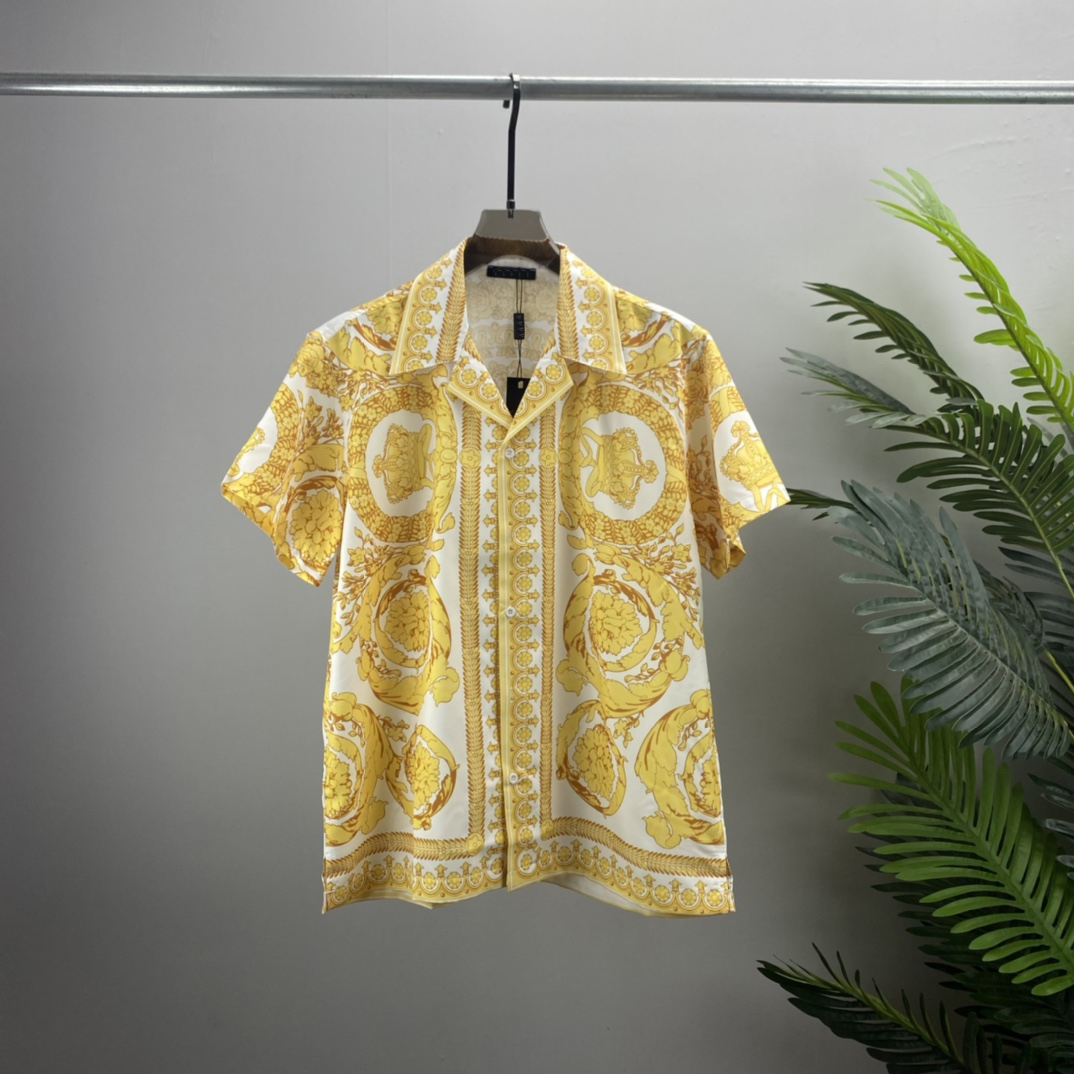 2 LUXURY Designers Shirts Men's Fashion Tiger Letter V silk bowling shirt Casual Shirts Men Slim Fit Short Sleeve Dress Shirt M-3XL#55
2 LUXURY Designers Shirts Men's Fashion Tiger Letter V silk bowling shirt Casual Shirts Men Slim Fit Short Sleeve Dress Shirt M-3XL#55