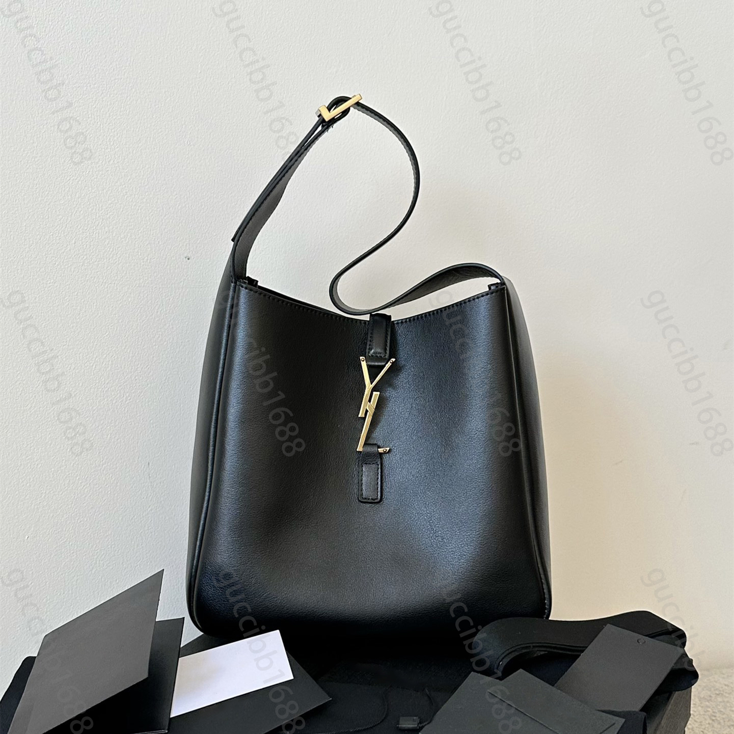 10A Mirror Quality Designer 23cm Le5A7 Hobo Bag Small Real Leather Calfskin Shoulder Bag Soft Smooth Leather Handbag Womens Classic Black Purse With Box, Upload pics to contact us
10A Mirror Quality Designer 23cm Le5A7 Hobo Bag Small Real Leather Calfskin Shoulder Bag Soft Smooth Leather Handbag Womens Classic Black Purse With Box, Upload pics to contact us