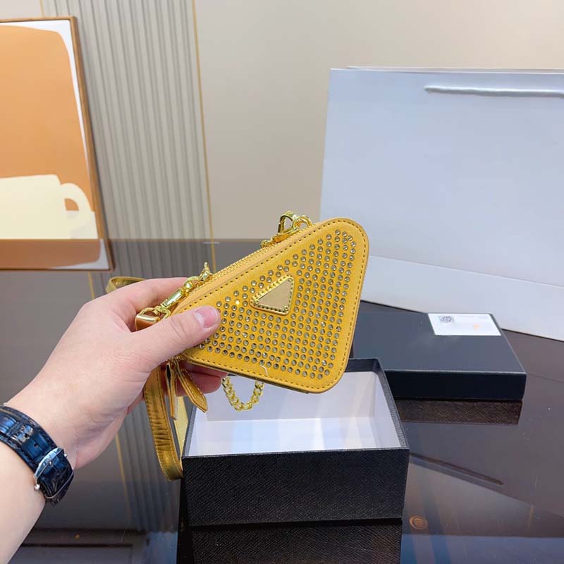 Cosmetic Bags Cases Wallet Designer Womens Mini Triangle Bag Classic Fashion Mens Crossbody Bag Leather Embossed Luxury Shoulder Bag, #1
Cosmetic Bags Cases Wallet Designer Womens Mini Triangle Bag Classic Fashion Mens Crossbody Bag Leather Embossed Luxury Shoulder Bag, #1