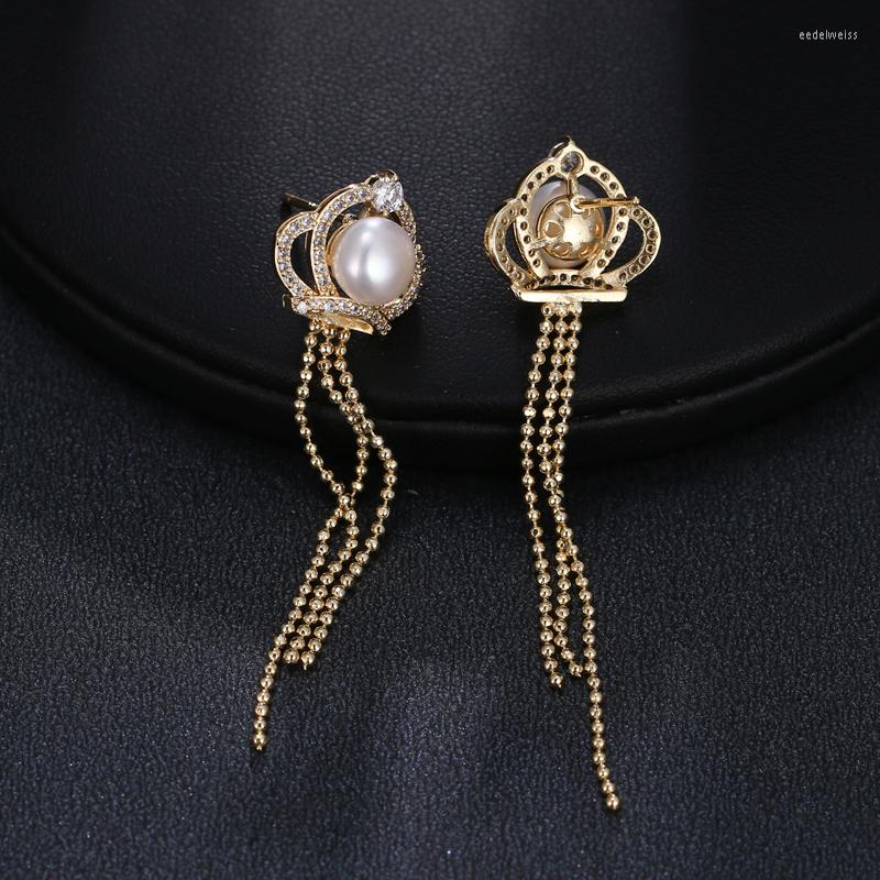 Stud Earrings Bettyue Women's Earring Long Gold Color Crown Shape Contain Exquisite Pearl Tassels Style Women Decoration Luxury Dinner
Stud Earrings Bettyue Women's Earring Long Gold Color Crown Shape Contain Exquisite Pearl Tassels Style Women Decoration Luxury Dinner