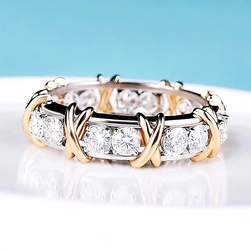 2023 Luxury Ring Fashion Designer Cross XO ring Female 18K gold and platinum ring Super Flash diamond no box
2023 Luxury Ring Fashion Designer Cross XO ring Female 18K gold and platinum ring Super Flash diamond no box
