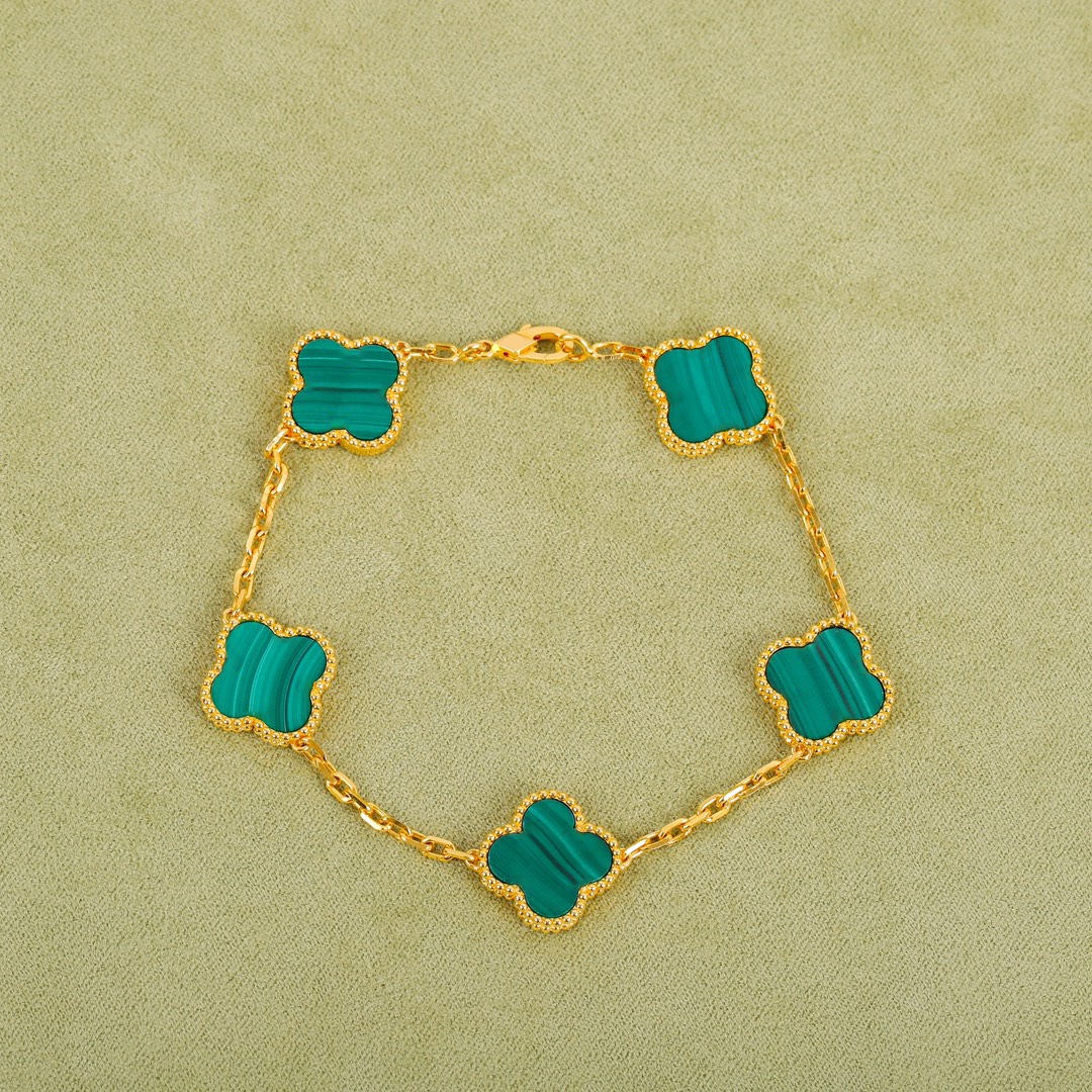 fashion bracelet 4 colors fashion classic 4 fourleaf clover charm bracelet diamond bracelet chain 18k gold agate shell mother of pearl girl
fashion bracelet 4 colors fashion classic 4 fourleaf clover charm bracelet diamond bracelet chain 18k gold agate shell mother of pearl girl