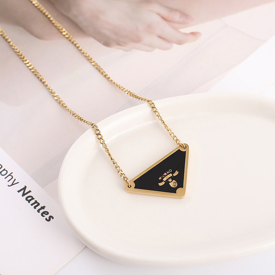 Necklace Gold Pendants Sier Triangle Female Stainls Steel Couple Gold Chain Pendant Jewelry on the Neck Gift for Girlfriend
Necklace Gold Pendants Sier Triangle Female Stainls Steel Couple Gold Chain Pendant Jewelry on the Neck Gift for Girlfriend