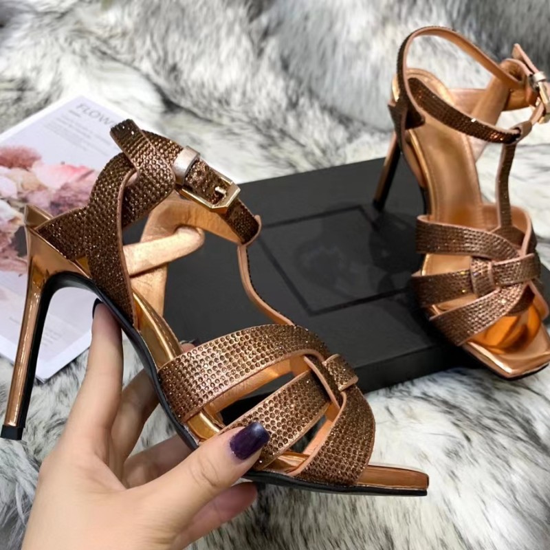 Fashion spring and autumn high-heeled women's sandals classic patent leather red crystal dancing cross luxury designer wedding Joker wedge comfortable sandals with, As pic
Fashion spring and autumn high-heeled women's sandals classic patent leather red crystal dancing cross luxury designer wedding Joker wedge comfortable sandals with, As pic