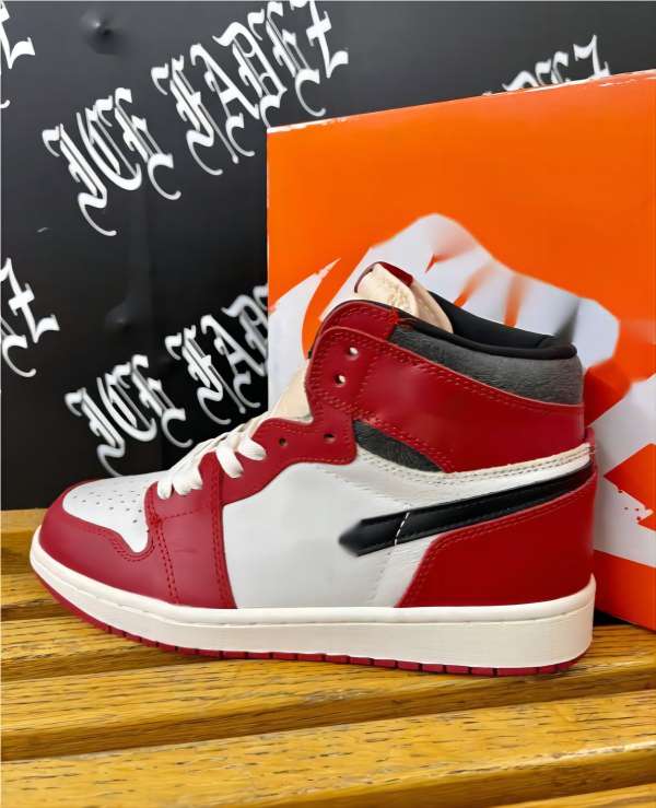 Mens 1 1s Basketball Shoes OG Hyper Royal White Shadow Designer Sneakers Obsidian University Blue UNC Mid Obsidian Women Trainers Newest with box
Mens 1 1s Basketball Shoes OG Hyper Royal White Shadow Designer Sneakers Obsidian University Blue UNC Mid Obsidian Women Trainers Newest with box