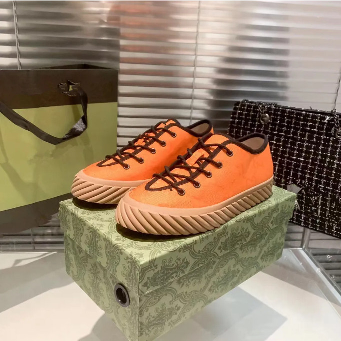 Men Casual shoes women Travel leather lace-up sneaker fashion lady designer Running Trainers Letters woman shoe Flat Printed gym sneakers Large size 35-44, Orange
Men Casual shoes women Travel leather lace-up sneaker fashion lady designer Running Trainers Letters woman shoe Flat Printed gym sneakers Large size 35-44, Orange