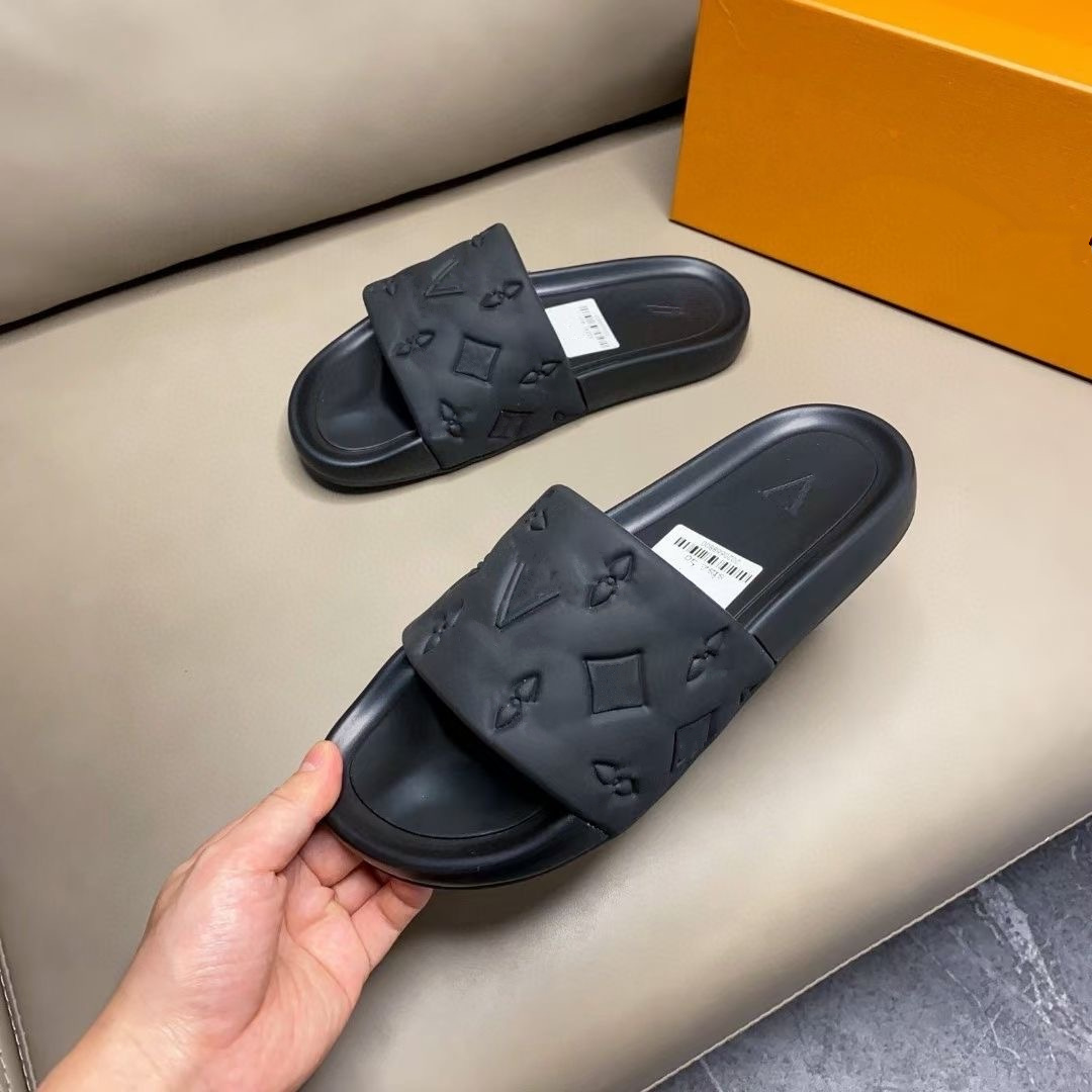2023 Men Slippers Brand designer Shoes Leather Summer Soft Footwear Fashion Male Water Shoe Luxury Slides Outdoor Rubber Flat Women Sandals Beach Shoes vl, T5 high quality
2023 Men Slippers Brand designer Shoes Leather Summer Soft Footwear Fashion Male Water Shoe Luxury Slides Outdoor Rubber Flat Women Sandals Beach Shoes vl, T5 high quality