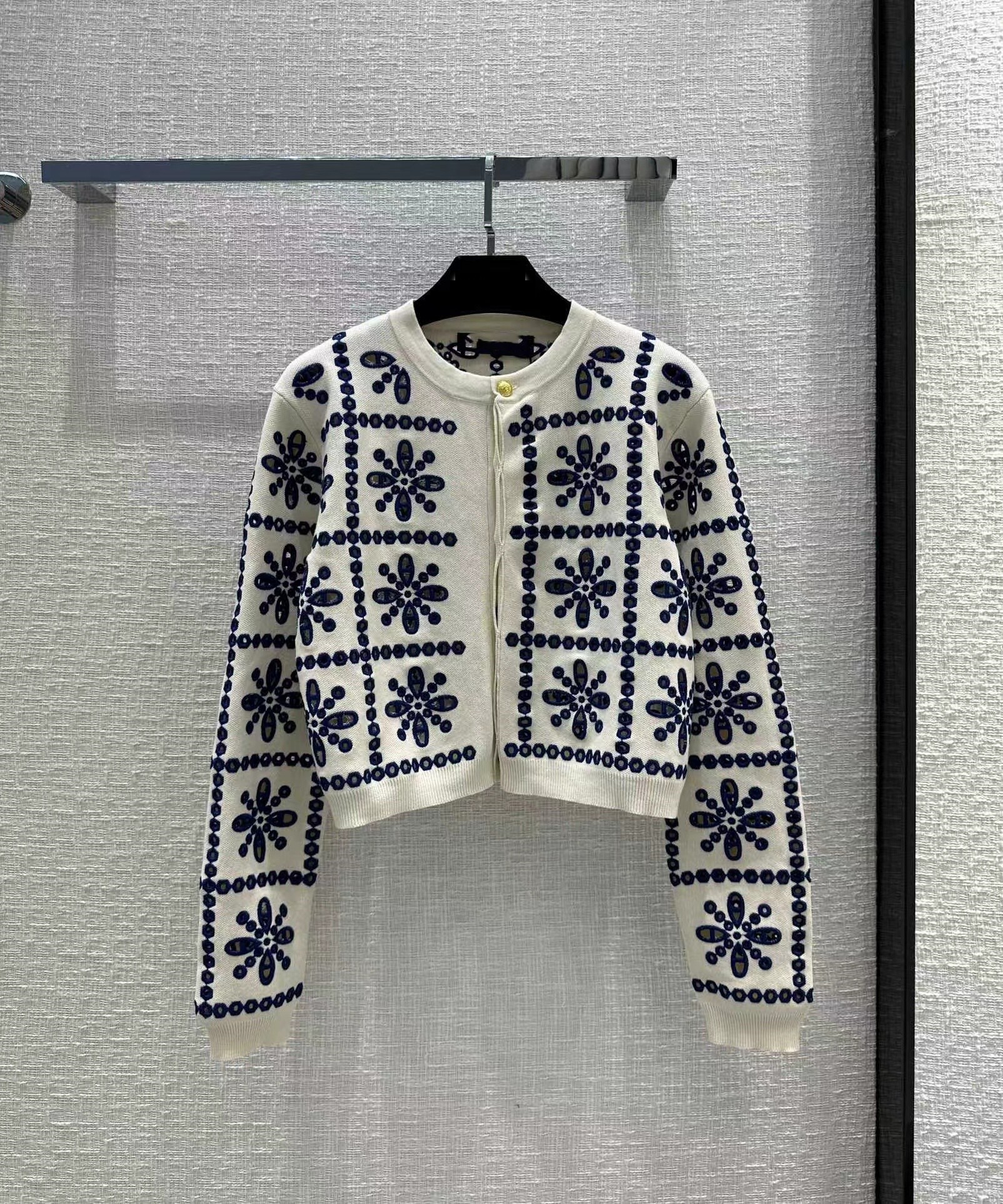 Milan Runway Jackets 2023 Spring Autumn Crew Neck Long Sleeve Panelled Women' Designer Coats Brand Same Style Sweaters 0305-2, Contrast color
Milan Runway Jackets 2023 Spring Autumn Crew Neck Long Sleeve Panelled Women' Designer Coats Brand Same Style Sweaters 0305-2, Contrast color