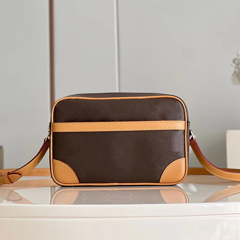 Classic vintage cross body bag designer silk leather color contrast handbag European and American vintage women's famous brand bag Size: 24.17.9cm, Khaki
Classic vintage cross body bag designer silk leather color contrast handbag European and American vintage women's famous brand bag Size: 24.17.9cm, Khaki