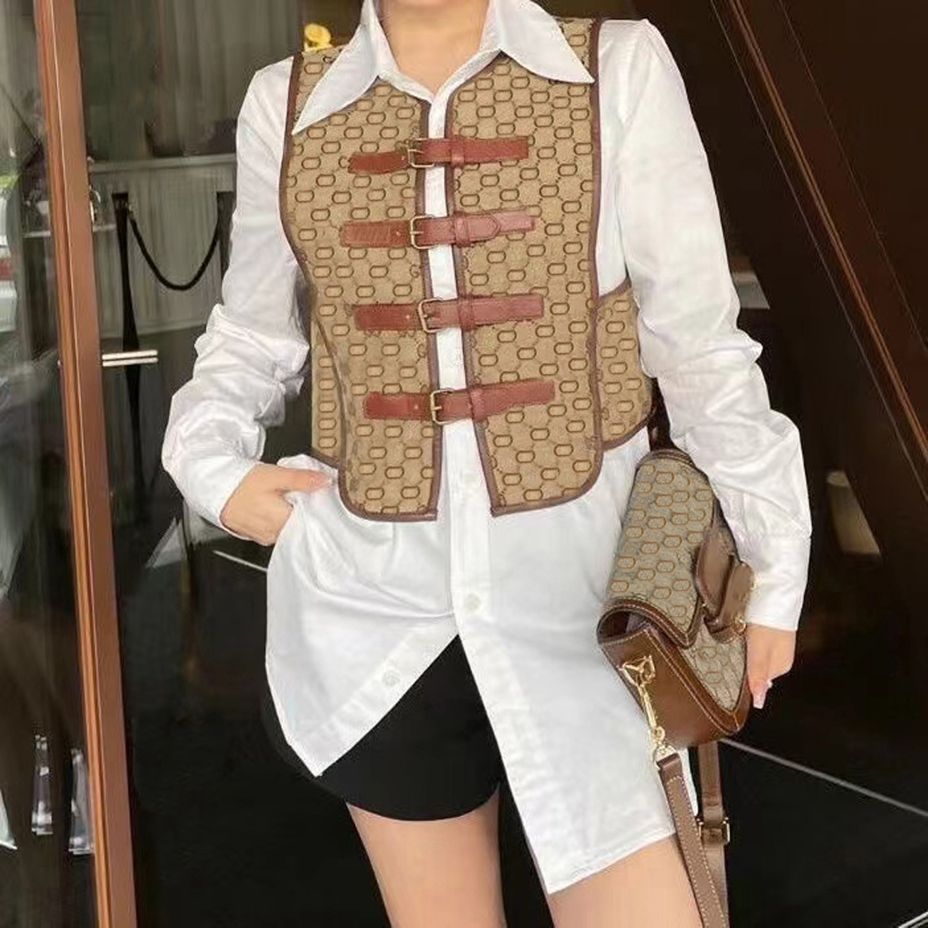 B18 Women's Vests Jacquard Letters Knight Vests For Women Sleeveless Jackets Fashion Designers Vest Coats
