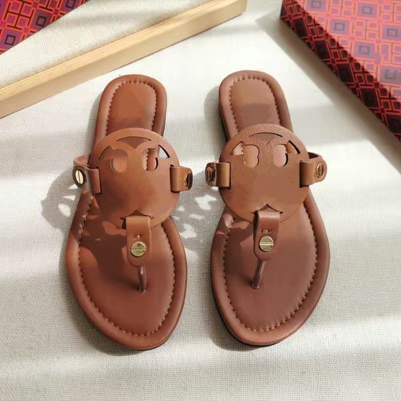 Women Designer Sandals Hollow Pattern Flats Low Heel Slippers Fashion Luxury Slippers Rubber Summer Flip Flops Outdoor Beach Shoes, Color 26
Women Designer Sandals Hollow Pattern Flats Low Heel Slippers Fashion Luxury Slippers Rubber Summer Flip Flops Outdoor Beach Shoes, Color 26