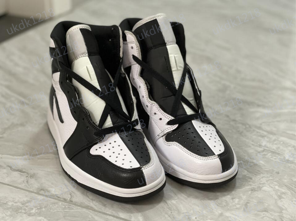 Mens Womens Basketball Shoes airs Jumpman 1 Mid SE Split Homage Black White DR0501-101
Mens Womens Basketball Shoes airs Jumpman 1 Mid SE Split Homage Black White DR0501-101