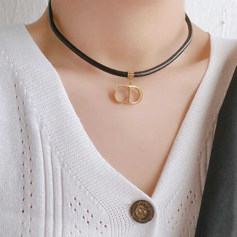 CD leather collar personality clavicle hip hop letter Pendant Fashion neck chain net red versatile jewelry
CD leather collar personality clavicle hip hop letter Pendant Fashion neck chain net red versatile jewelry