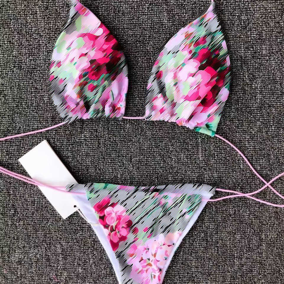 23ss brand Women designer split swimsuit bikini beach swimsuit sexy High quality temperament letter positioning print women clothing, Watermelon red
23ss brand Women designer split swimsuit bikini beach swimsuit sexy High quality temperament letter positioning print women clothing, Watermelon red