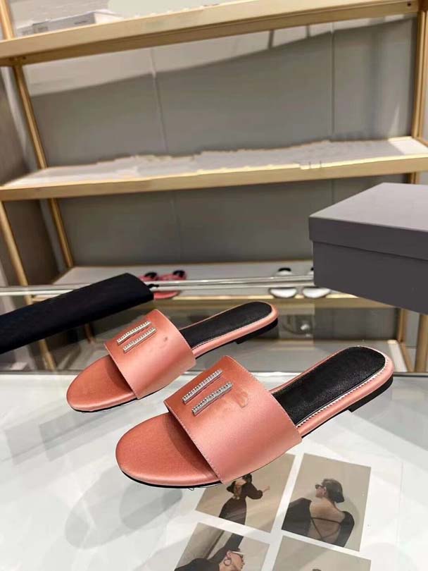 Luxury slide designer fashion women's wool sandals comfortable slippers women's slippers autumn and winter slide sandals size 35-43, with box, Black
Luxury slide designer fashion women's wool sandals comfortable slippers women's slippers autumn and winter slide sandals size 35-43, with box, Black