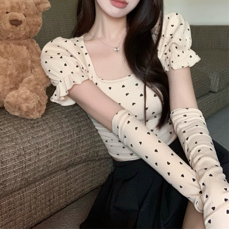 Womens T Shirt Square Neck Heart shaped Printed Puff Sleeve T shirt Women Summer Sweet Pit Cloth Slim fitting Crop Tops with Sleeves 230306