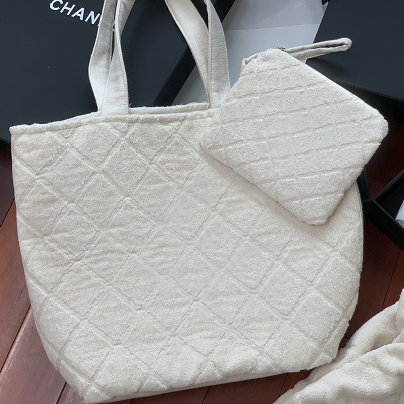 Designer Beach Bag Luxury HandBag 40CM High Imitation Fashion Crossbody Bag With Box ZC099
Designer Beach Bag Luxury HandBag 40CM High Imitation Fashion Crossbody Bag With Box ZC099