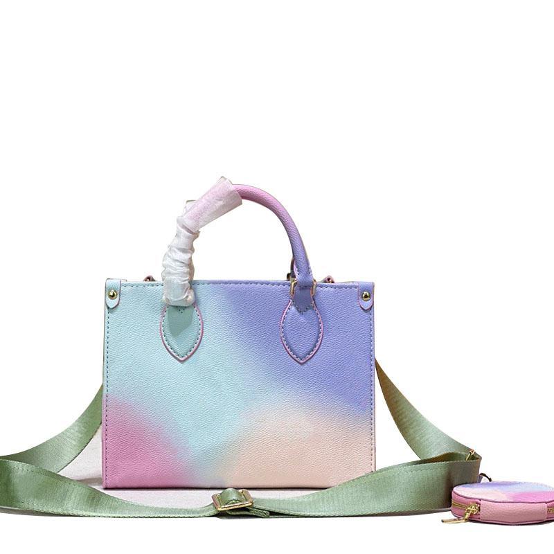 Totes ONTHEGO PM GM Gradient Pastel Designer Tote Bag Large Capacity Handbag Fashion Totes Luxury Shoulder Purse Woman Toron Handle Lad Gquo, With strap 25x19x11.5cm
Totes ONTHEGO PM GM Gradient Pastel Designer Tote Bag Large Capacity Handbag Fashion Totes Luxury Shoulder Purse Woman Toron Handle Lad Gquo, With strap 25x19x11.5cm