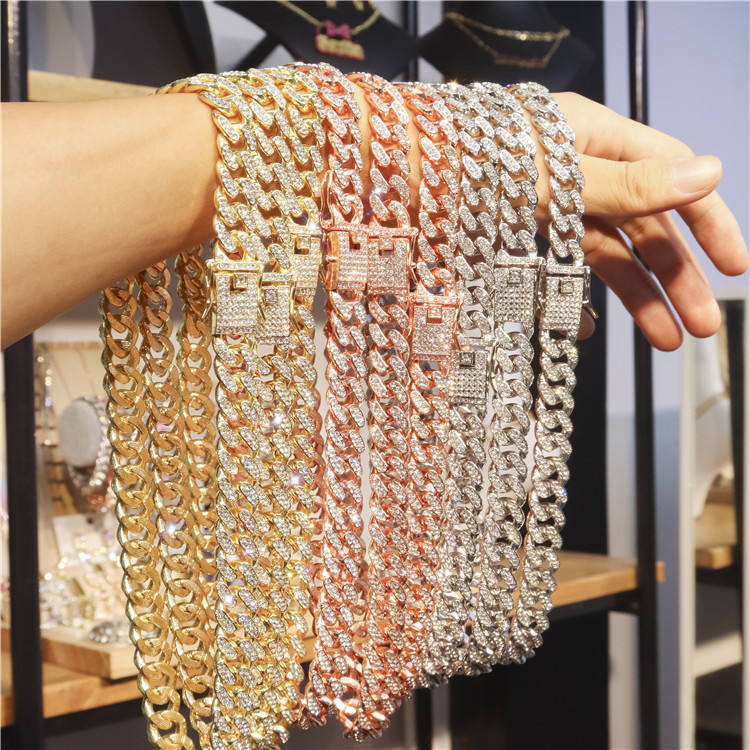 Cuban Link Chain Jewelry Necklace Wholesale 12Mm Diamond Choker Men Necklace Hiphop Plated 18K Gold Iced Out
Cuban Link Chain Jewelry Necklace Wholesale 12Mm Diamond Choker Men Necklace Hiphop Plated 18K Gold Iced Out