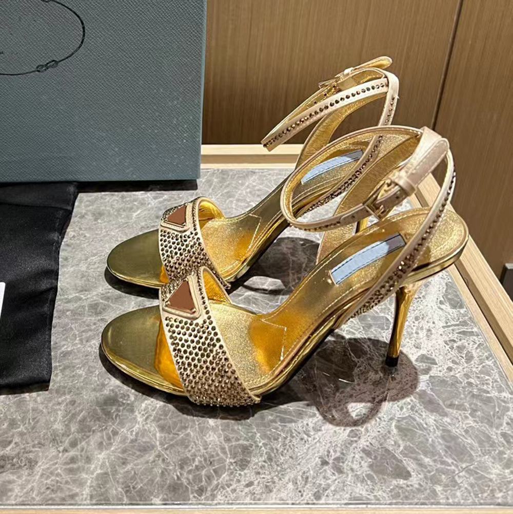 latest Golden Crystal embellished Stiletto womens sandals rhinestones Strass stiletto Heel fashion wedding shoes 90mm women high heeled Designers sandal with box, Black2
latest Golden Crystal embellished Stiletto womens sandals rhinestones Strass stiletto Heel fashion wedding shoes 90mm women high heeled Designers sandal with box, Black2