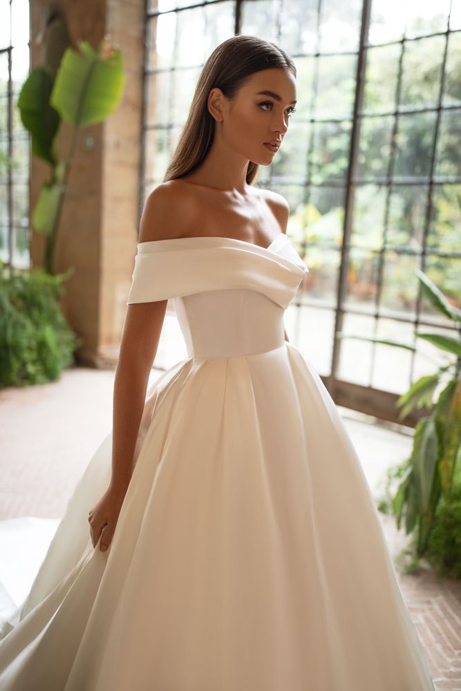 Beach A Gorgeous E Wedding Dresses For Bride Women Boho Off Shoulder Plus Size Short Sleeves Bohemian Backless Court Train Bridal Gown Vestidos De Nov