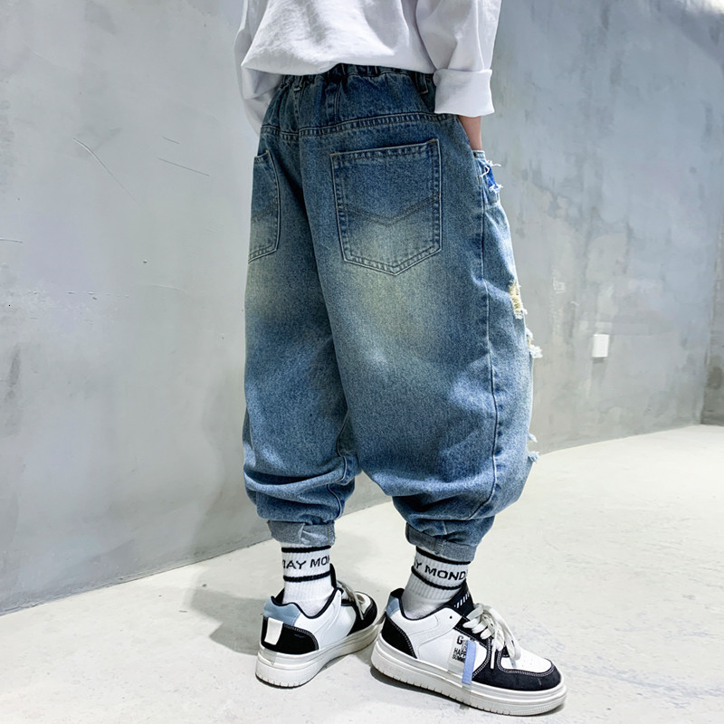 Jeans Elegant Korean Style Kids Boys Destroyed Jeans With Hole Cool Boy Causal Clothing Ripped Jeans Pants Fashion Teen Denim Trousers 230306