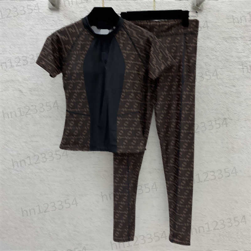 2023 Womens Two Piece Pants Casual Loose Double F Print Color Contrast Round Neck Short Sleeve T-shirt Top With Hip Lifting Thin Leg Tights Leggings Sports Yoga Suit
2023 Womens Two Piece Pants Casual Loose Double F Print Color Contrast Round Neck Short Sleeve T-shirt Top With Hip Lifting Thin Leg Tights Leggings Sports Yoga Suit